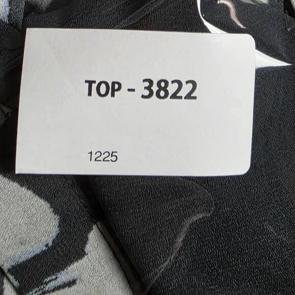 Maurices XL Black Blue Floral High Low Blouse - Picture 7 of 7